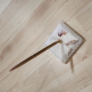 Really pretty floral pen stand